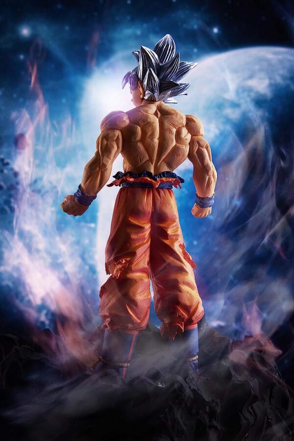 figura de Son Goku Ultra Instinct Creator x Creator Banpresto